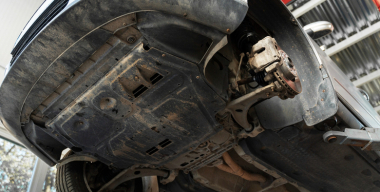 Весенняя уборка: как правильно отмыть днище автомобиля от реагентов 