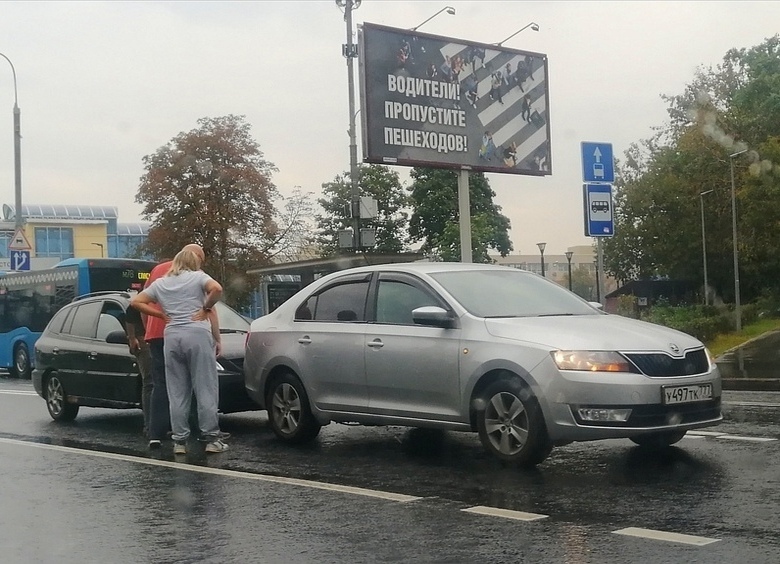 Кто и зачем скупает в России сломанные автомобильные бампера