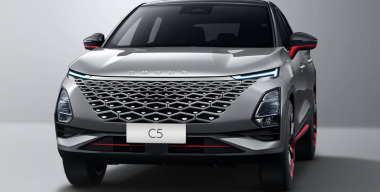 Кроссовер Omoda C5 получит в России «бюджетную» версию