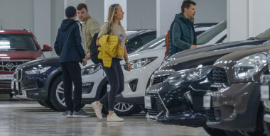 Продажи автомобилей с пробегом в России пошли на спад