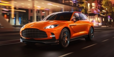 Самый мощный кроссовер Aston Martin стал современнее