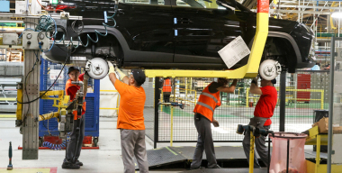 Выпуск автомобилей в России вырос почти вдвое