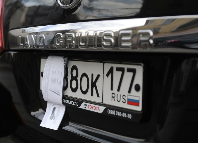 Игры патриотов: каждый российский автомобиль украсят обязательным триколором