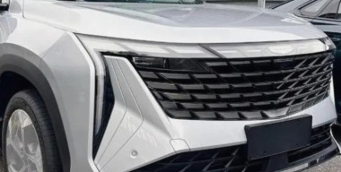 Обновленный Geely Atlas впервые замечен на тестах