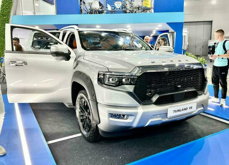 Foton привезет в Россию новый пикап V9 и Tunland G7 с «механикой»
