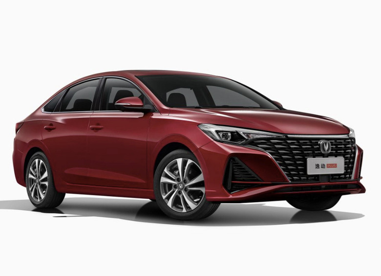 Changan Eado Plus «вооружили» более мощным турбомотором