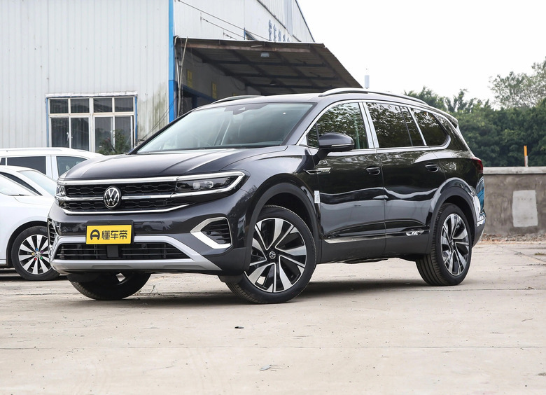 Большой кроссовер Volkswagen Talagon обновился и подешевел