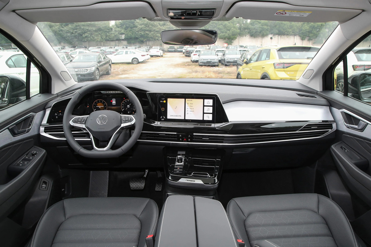 Большой кроссовер Volkswagen Talagon обновился и подешевел