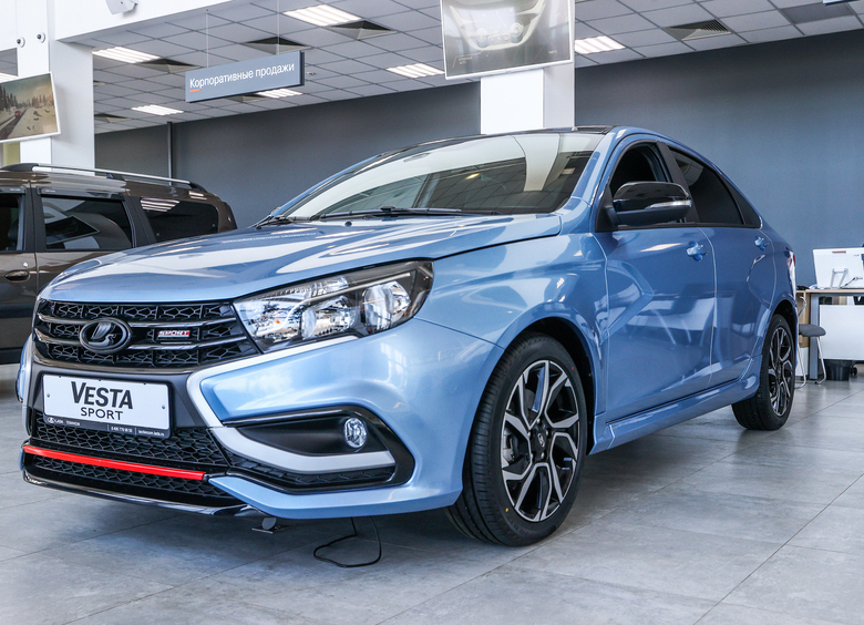 Стало известно, насколько за три года подорожала новая LADA Vesta