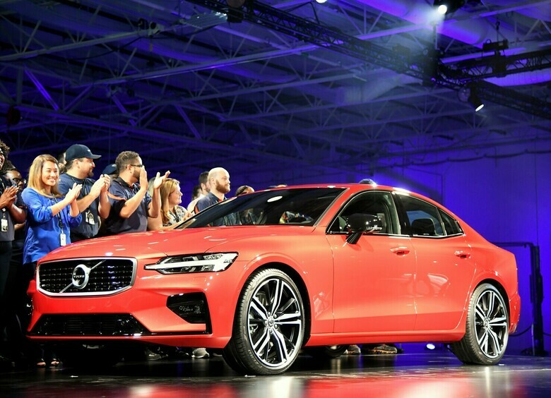 Изображение Volvo прощается с седаном S60 ради электрического кроссовера