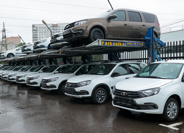 Изображение Россияне стали меньше тратить на покупку автомобилей