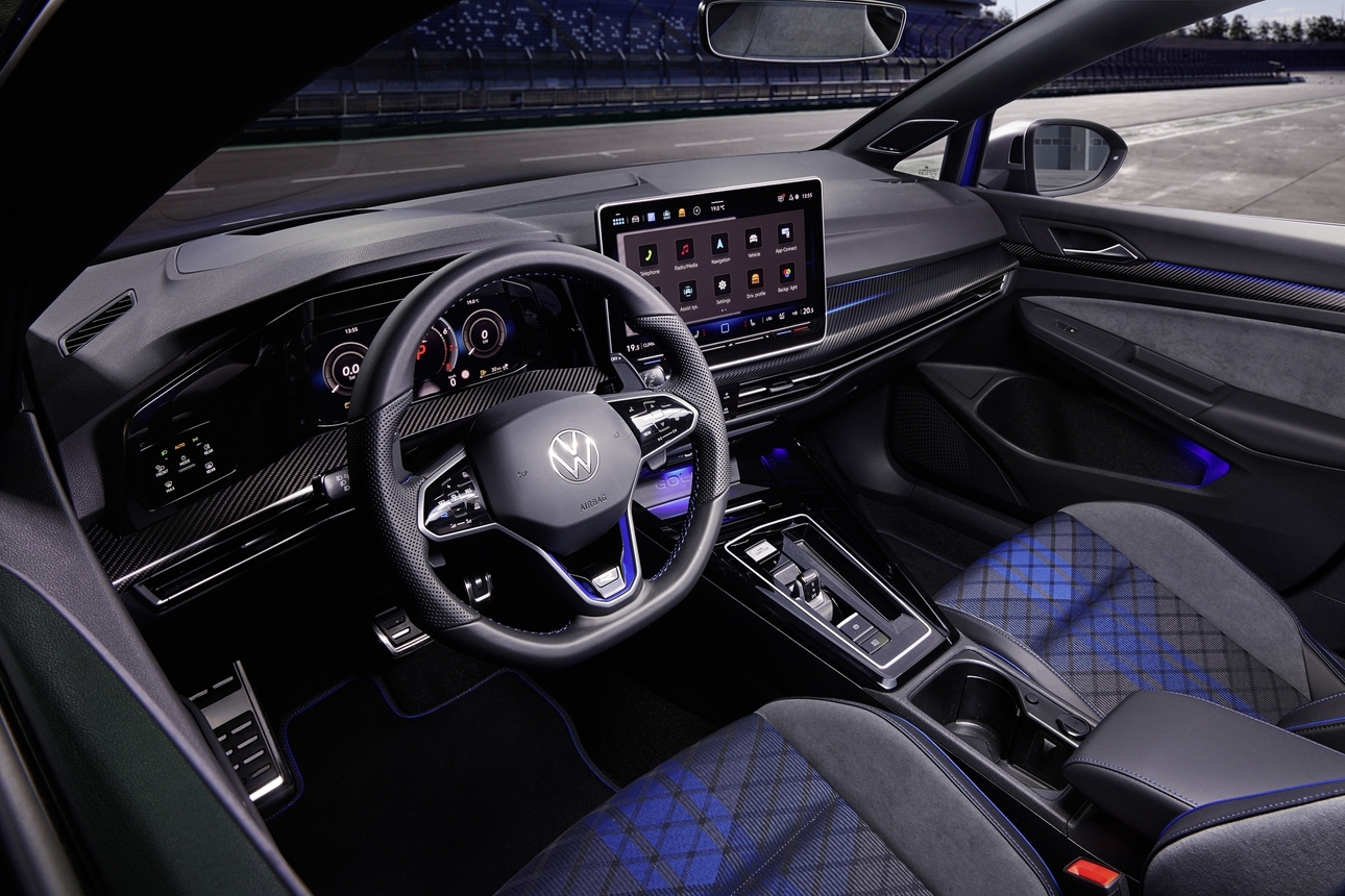 Стартует прием заказов на самый мощный в истории Volkswagen Golf