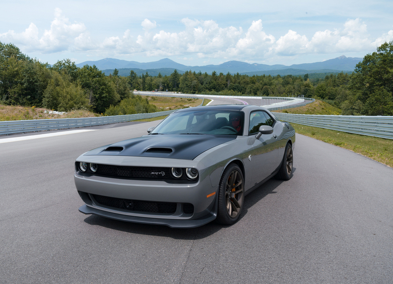 Изображение Мощнейший Dodge Challenger появился в продаже в России