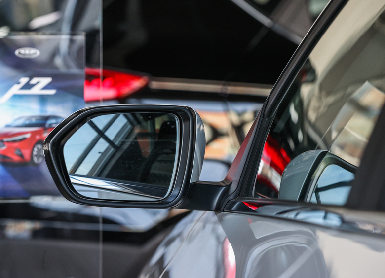 Изображение Продажи новых автомобилей в России выросли на 42%