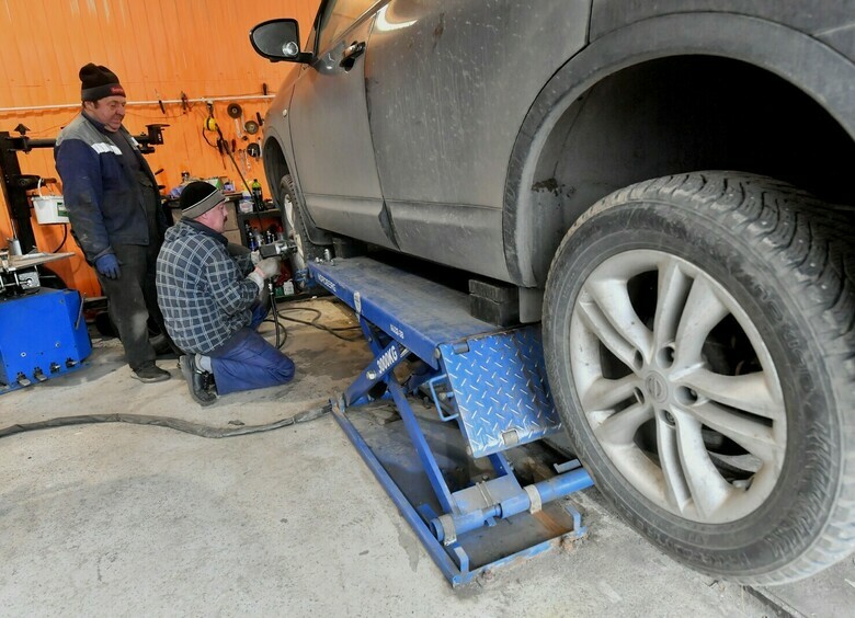 Изображение Большинство российских автовладельцев не проводит техобслуживание в автосервисах