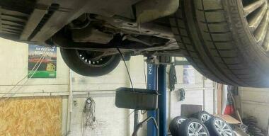 В утиль или на СТО: автомеханики стонут от наплыва сломавшихся подержанных авто