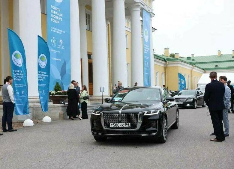 Изображение Hongqi поддержала женщин-лидеров всех континентов планеты