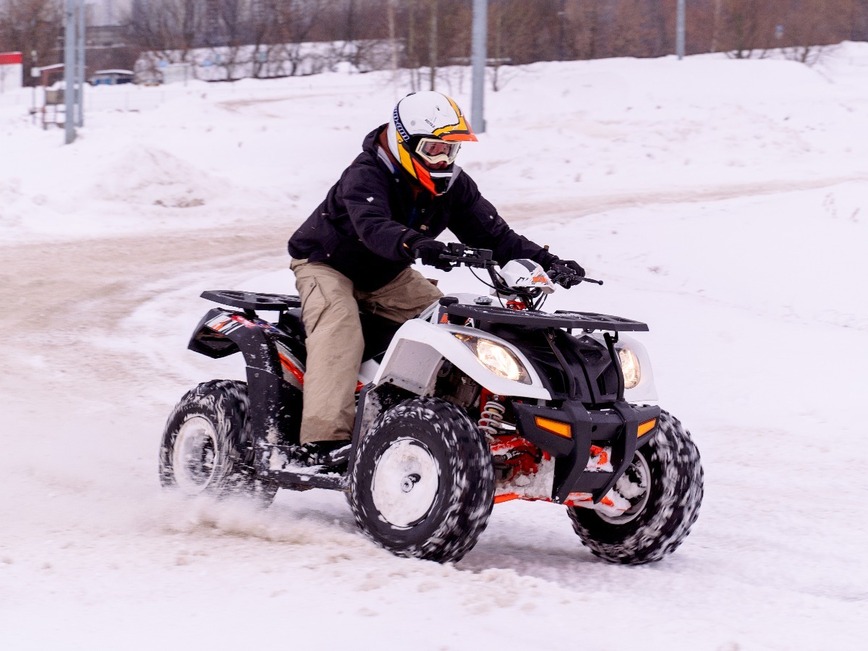 KAYO AU300 с легкостью покорит и снежную стихию