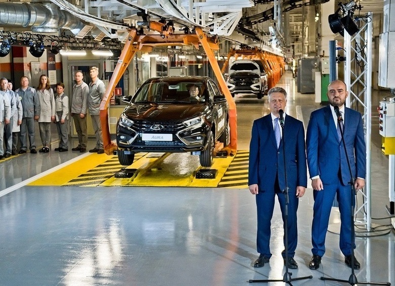 Изображение Путин запустил серийное производство бизнес-седана LADA Aura