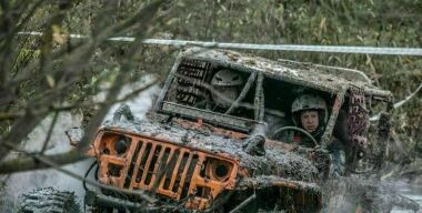 Грязь, болота и адреналин: асы джип-триала собрались на главной гонке осени