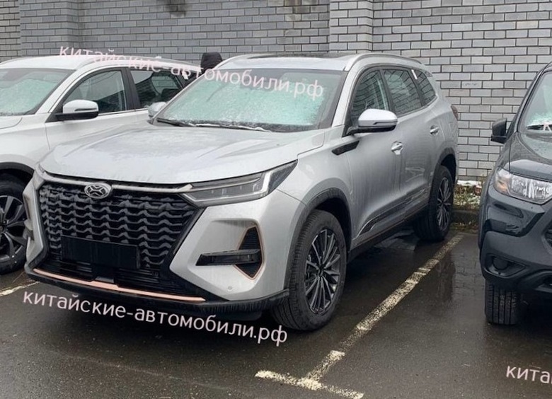 Изображение Кроссоверы Xcite X-Cross 8 добрались до дилерских центров