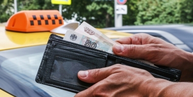 Исповедь «Бизона»: как работают и сколько зашибают таксисты в тарифе «Бизнес»