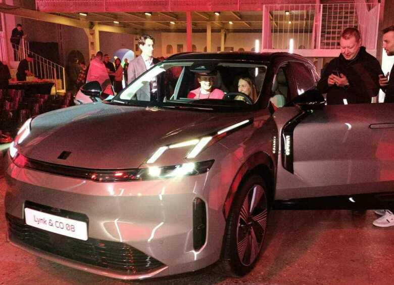 Изображение Lynk&Co: объявлены российские цены на кроссовер 08 и седан Z10