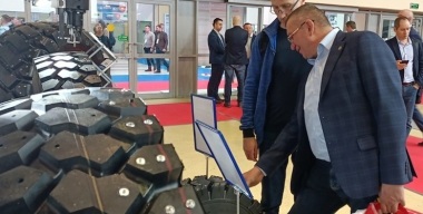 COMTRANS-2024: шипы из полимера, «бессмертные» АКБ, нестареющая «синтетика»