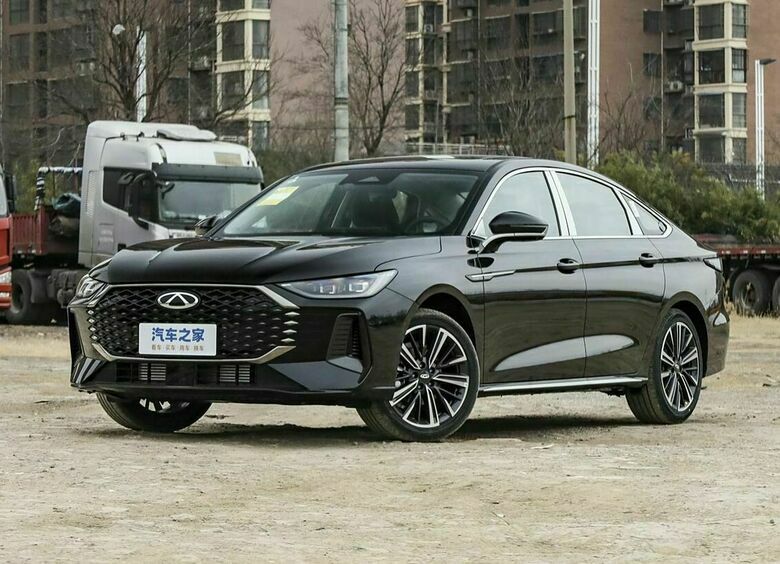 Изображение Chery подразнила обновленным Arrizo 8, который обещали привезти в Россию