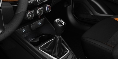 LADA Vesta c 6-ступенчатой «механикой» вышла на российский рынок