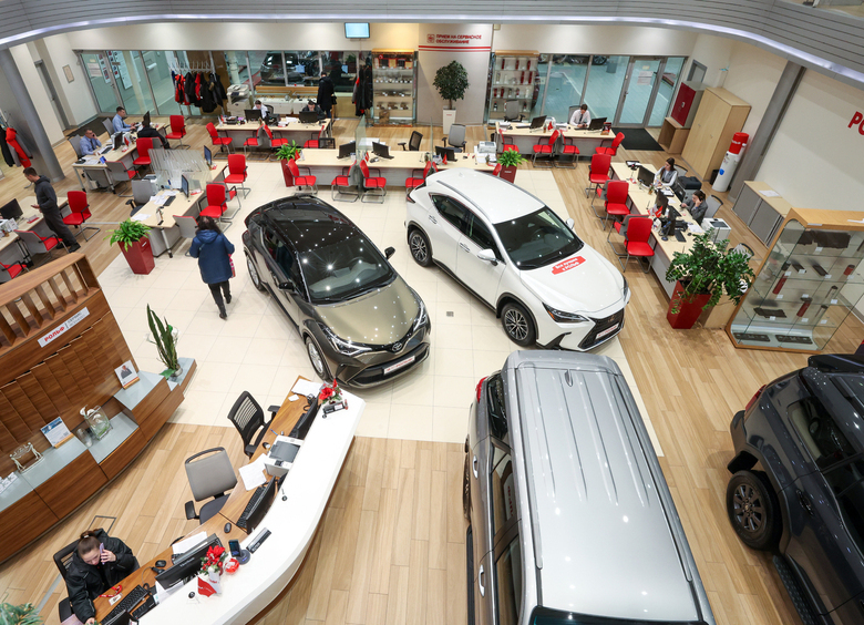 Изображение Российский рынок новых автомобилей обрушился на 45%