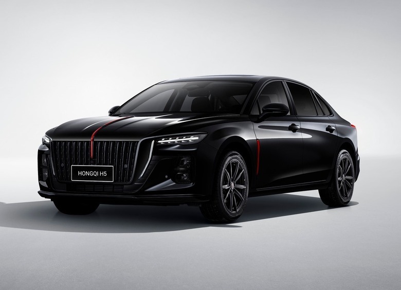 Изображение Бизнес-седан Hongqi H5 получил в России версию Black Edition
