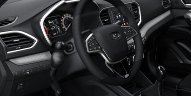 На конвейер встала LADA Vesta с ручным управлением