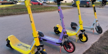 Скорость электросамокатов в пешеходных зонах ограничили до 20 км/ч