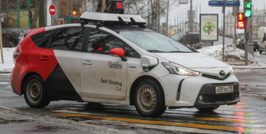 Беспилотные машины хотят выпустить на российские дороги в 2027 году