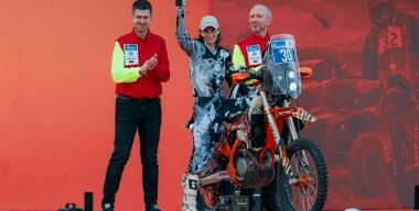 Готовим мотоцикл к сезону вместе с победительницей ралли-рейдов