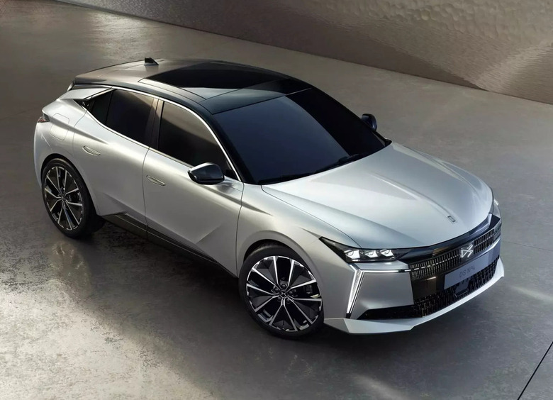 Изображение Обновленный хетчбэк DS 4 сменил имя и получил версию на электротяге