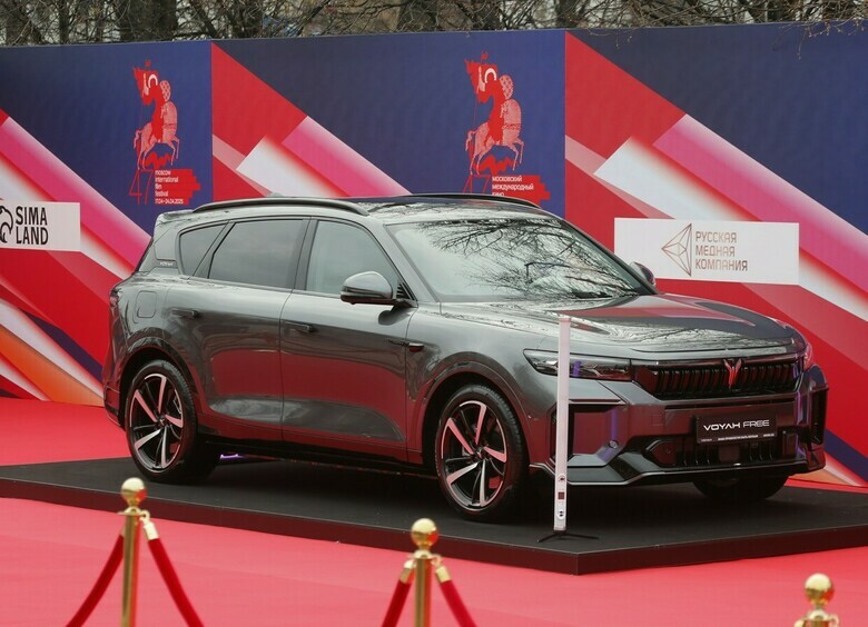 Изображение Средняя цена новых гибридов на авторынке России упала на 600 000 рублей