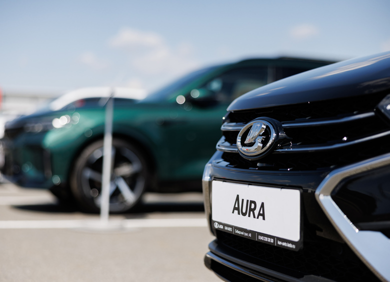Изображение Доллар против LADA: как богомерзкая «зеленая бумажка» ударила по автопродажам