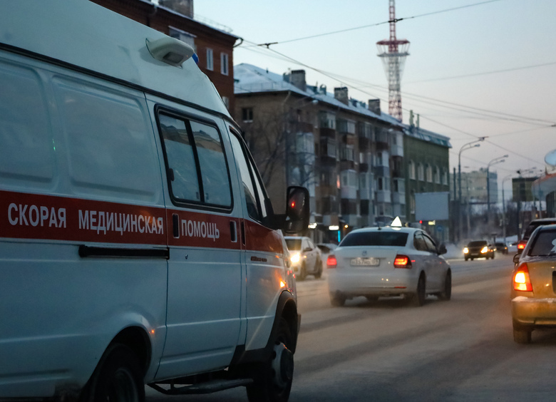 ГИБДД хочет обязать водителей не только уступать, но и перестраиваться при виде спецтранспорта