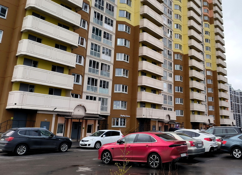Изображение Эксперт рассказал водителям, как правильно парковаться в жару