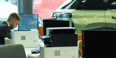 Средняя цена новой машины в России снижается второй месяц подряд