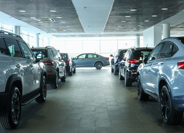 Изображение Импорт новых автомобилей в Россию снизился на 74%