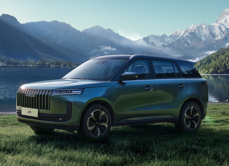 Изображение Россиянам назвали самые ожидаемые автомобильные новинки лета-2025