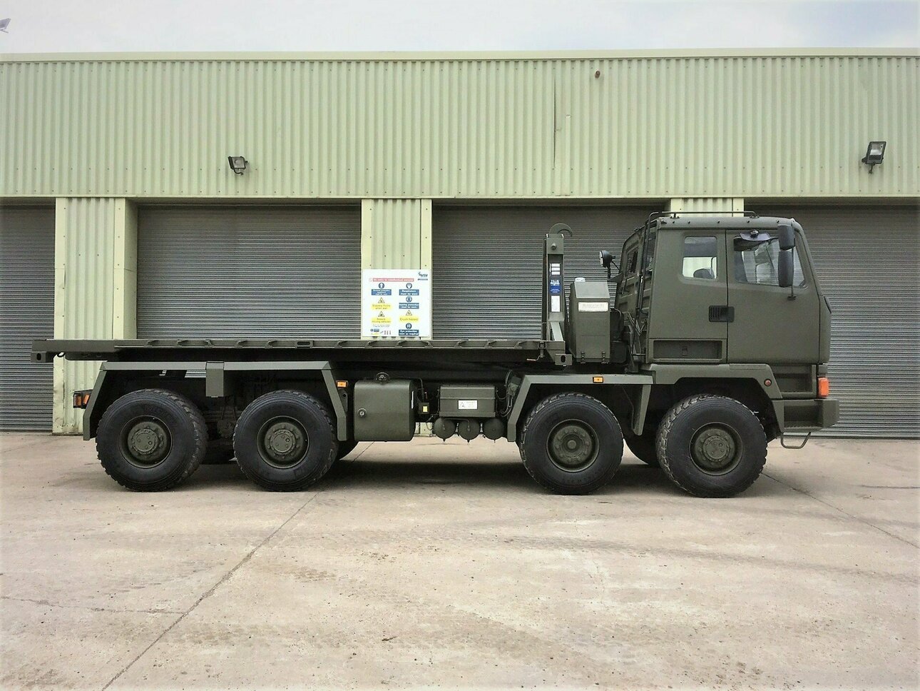 Фото: armstrongsuk.com