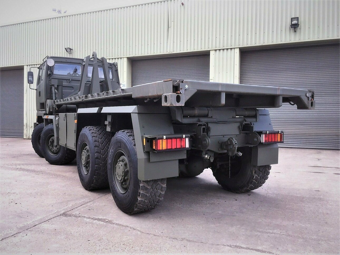Фото: armstrongsuk.com