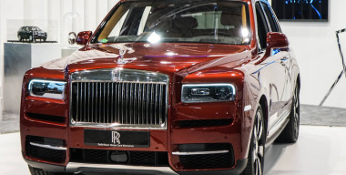 Роскошные автомобили стали покупать вдвое чаще