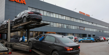 85% продаж новых легковых автомобилей в России приходится на 15 марок