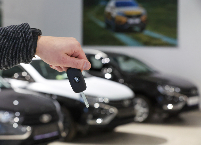 Изображение Траты россиян на новые автомобили в мае сократились на 22%