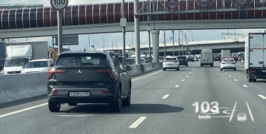 Замечен в Москве: в Россию завезли новые-старые кроссоверы Mitsubishi